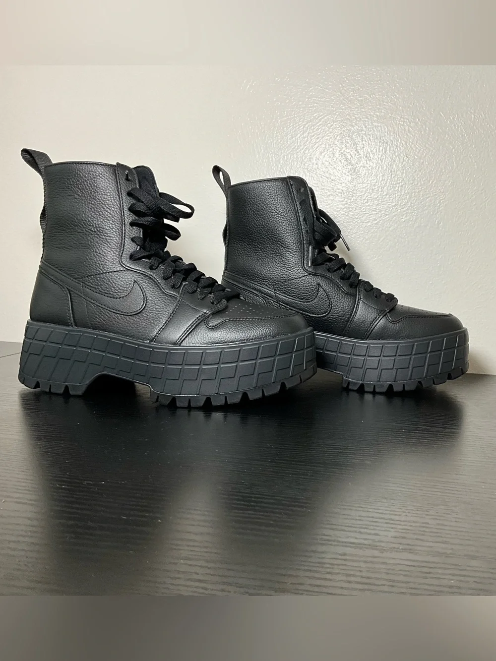 Nike Women's Air Jordan 1 Brooklyn Boots